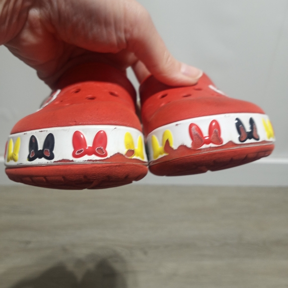 Crocs Disney Minnie Mouse Classic Clogs Child 10 Red And White - Picture 8 of 8